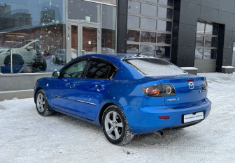 Подержанный автомобиль Mazda 3 Sedan 2005 года (7 фото)