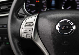 Подержанный автомобиль Nissan X-Trail 2016 года (12 фото)