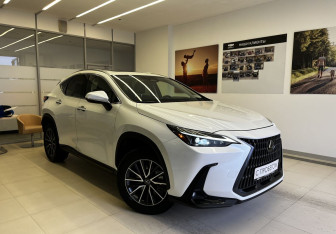 Подержанный автомобиль Lexus NX 2021 года (3 фото)