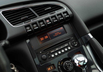 Подержанный автомобиль Peugeot 3008 2012 года (13 фото)