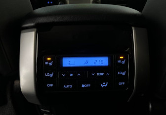 Подержанный автомобиль Toyota Land Cruiser Prado 2022 года (18 фото)