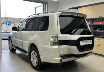 Подержанный автомобиль Mitsubishi Pajero 2020 года (6 фото)