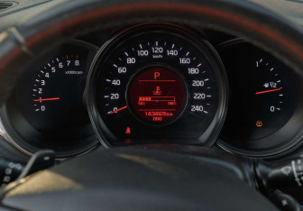 Подержанный автомобиль Kia Ceed Wagon 2018 года (13 фото)