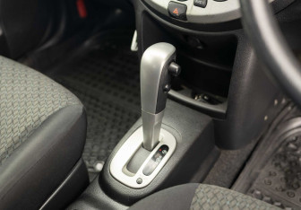 Подержанный автомобиль Nissan Note 2012 года (15 фото)