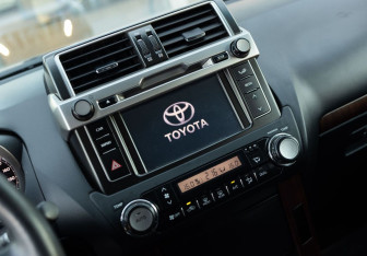 Подержанный автомобиль Toyota Land Cruiser Prado 2017 года (13 фото)