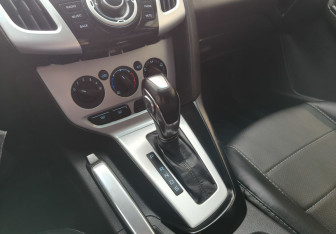 Подержанный автомобиль Ford Focus Sedan 2012 года (11 фото)