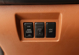 Подержанный автомобиль Infiniti FX 2003 года (16 фото)