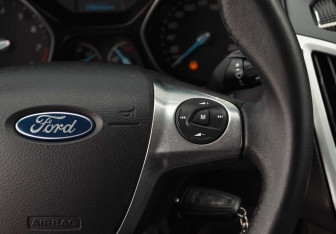 Подержанный автомобиль Ford Focus Hatchback 2012 года (12 фото)