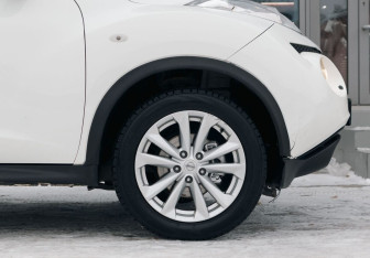 Подержанный автомобиль Nissan Juke 2012 года (9 фото)