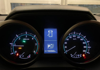 Подержанный автомобиль Toyota Land Cruiser Prado 2011 года (12 фото)