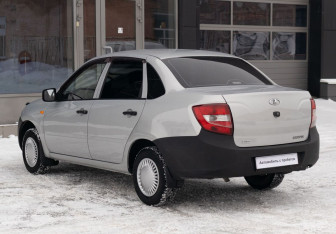 Подержанный автомобиль LADA (ВАЗ) Granta Sedan 2014 года (7 фото)