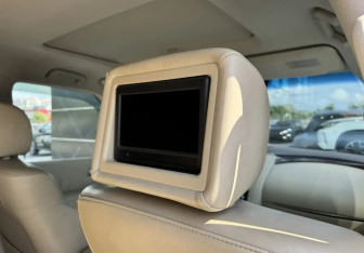 Подержанный автомобиль Infiniti QX56 2012 года (19 фото)