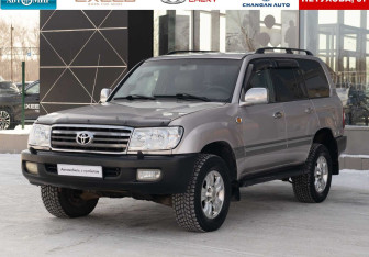 Подержанный автомобиль Toyota Land Cruiser Suv 2002 года (1 фото)
