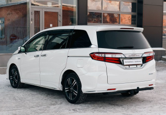 Подержанный автомобиль Honda Odyssey Minivan 2016 года (7 фото)