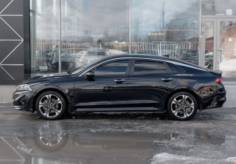 Подержанный автомобиль Kia K5 2021 года (8 фото)