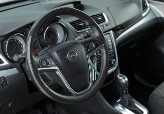 Подержанный автомобиль Opel Mokka 2014 года (11 фото)