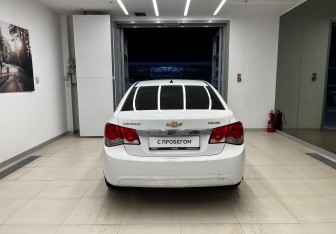 Подержанный автомобиль Chevrolet Cruze Sedan 2012 года (5 фото)