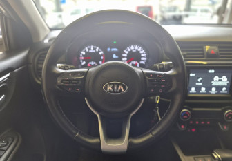 Подержанный автомобиль Kia Rio Sedan 2020 года (9 фото)