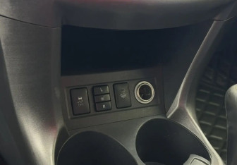 Подержанный автомобиль Toyota RAV4 2012 года (15 фото)