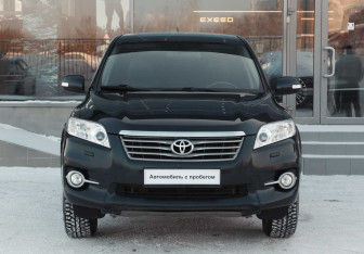 Подержанный автомобиль Toyota RAV4 2012 года (2 фото)