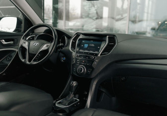 Подержанный автомобиль Hyundai Santa Fe 2016 года (10 фото)
