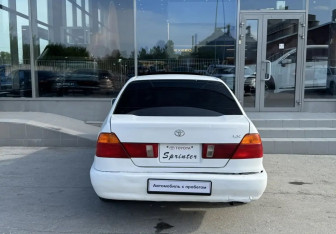 Подержанный автомобиль Toyota Sprinter Sedan 1998 года (11 фото)