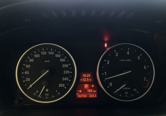 Подержанный автомобиль BMW X5 2013 года (12 фото)