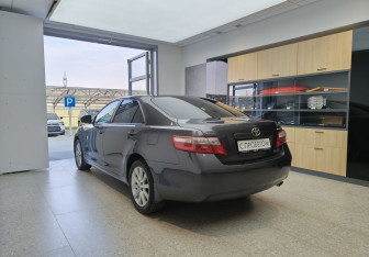Подержанный автомобиль Toyota Camry Sedan 2010 года (6 фото)