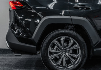 Новый Toyota RAV4 2025 (9 фото)