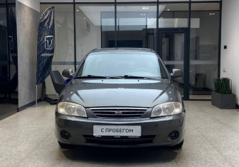 Подержанный автомобиль Kia Spectra Sedan 2006 года (3 фото)