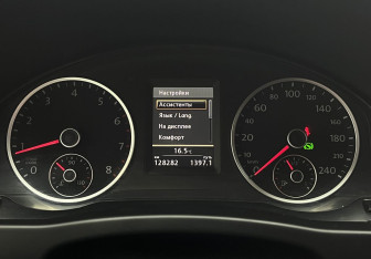 Подержанный автомобиль Volkswagen Tiguan 2013 года (9 фото)