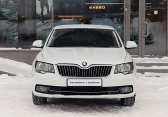 Подержанный автомобиль Skoda Superb Liftback 2014 года (2 фото)