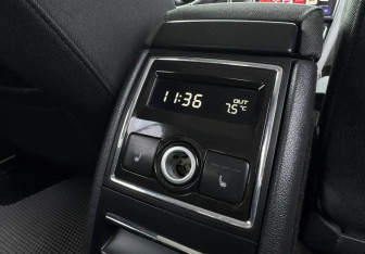 Подержанный автомобиль Skoda Superb Liftback 2014 года (17 фото)