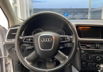 Подержанный автомобиль Audi Q5 2009 года (11 фото)