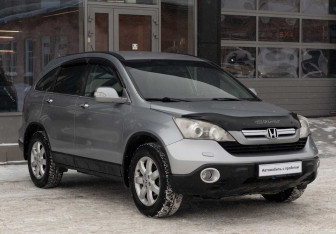 Подержанный автомобиль Honda CR-V 2008 года (3 фото)