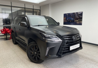 Подержанный автомобиль Lexus LX 2017 года (3 фото)