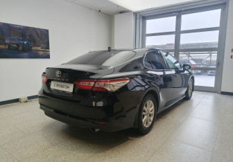Подержанный автомобиль Toyota Camry Sedan 2020 года (4 фото)