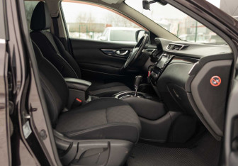 Подержанный автомобиль Nissan Qashqai 2014 года (19 фото)