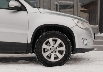 Подержанный автомобиль Volkswagen Tiguan 2009 года (9 фото)