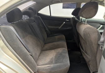 Подержанный автомобиль Toyota Allion 2002 года (14 фото)