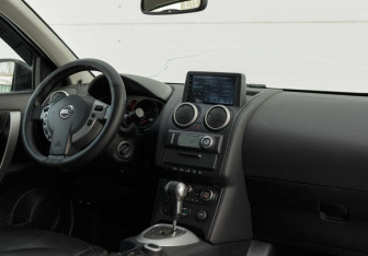 Подержанный автомобиль Nissan Qashqai 2007 года (10 фото)