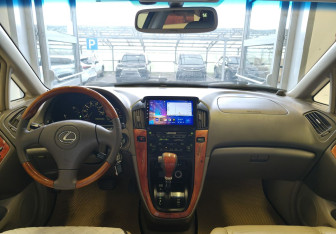 Подержанный автомобиль Lexus RX 2001 года (8 фото)
