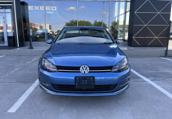 Подержанный автомобиль Volkswagen Golf Hatchback 2013 года (2 фото)