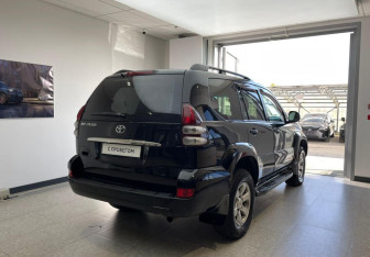 Подержанный автомобиль Toyota Land Cruiser Prado 2003 года (5 фото)