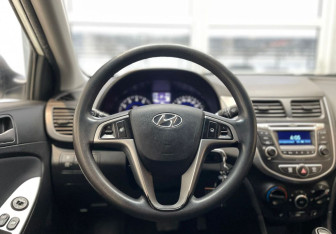 Подержанный автомобиль Hyundai Solaris Sedan 2015 года (13 фото)