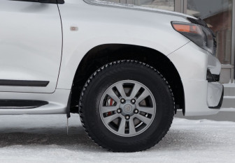 Подержанный автомобиль Toyota Land Cruiser Suv 2008 года (9 фото)