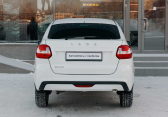 Подержанный автомобиль LADA (ВАЗ) Granta Liftback 2019 года (6 фото)