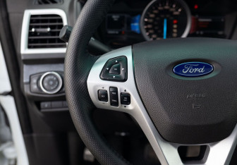 Подержанный автомобиль Ford Explorer 2014 года (12 фото)