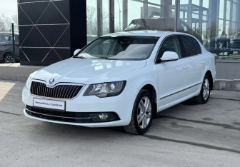 Подержанный автомобиль Skoda Superb Liftback 2014 года (1 фото)