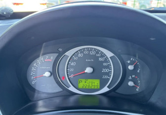 Подержанный автомобиль Hyundai Tucson 2006 года (11 фото)